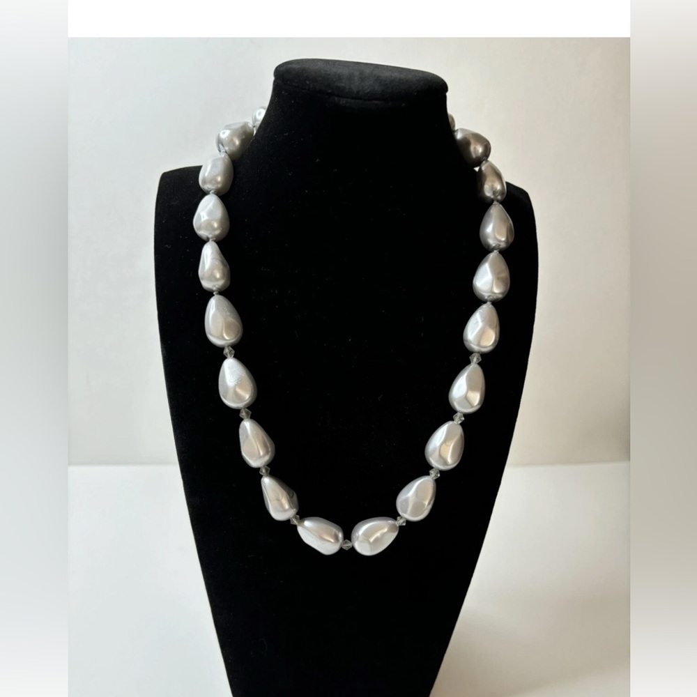 Elegant Silver Pearl Necklace